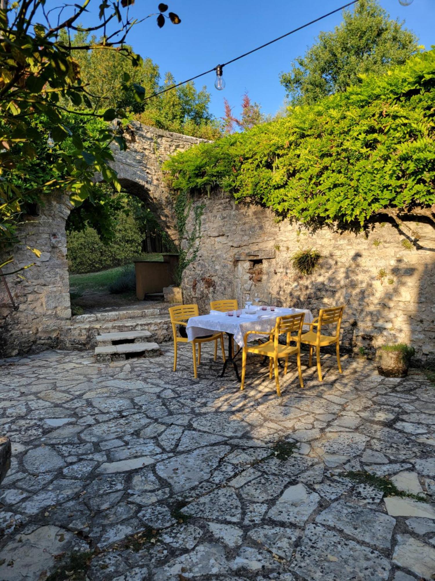 Le Flacon De La Verrouille Bruniquel Exterior photo
